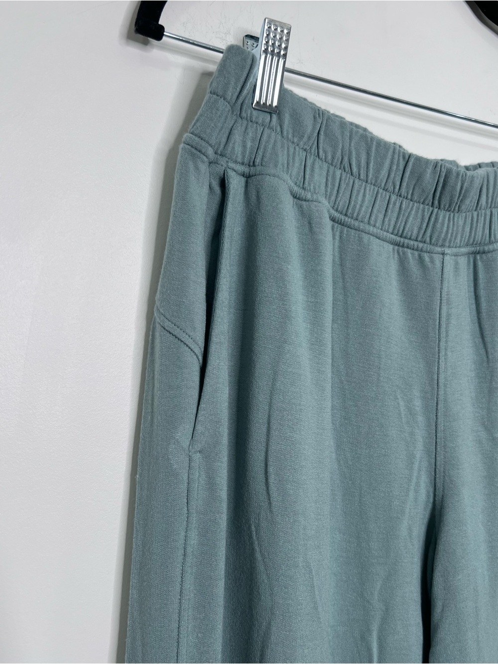 Lululemon BeCalm Mid-Rise Wide-Leg Pant - Picture 5 of 6